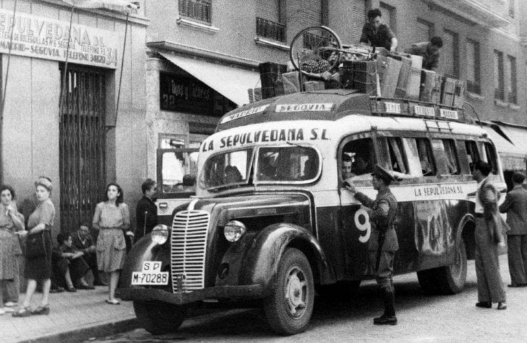 El coche de línea en Lastras de Cuéllar